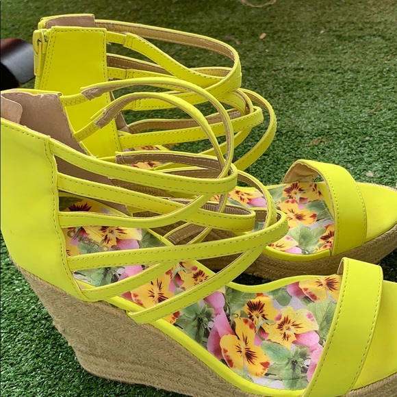 Charlotte Russe Neon Yellow Sandals - Picture 4 of 6